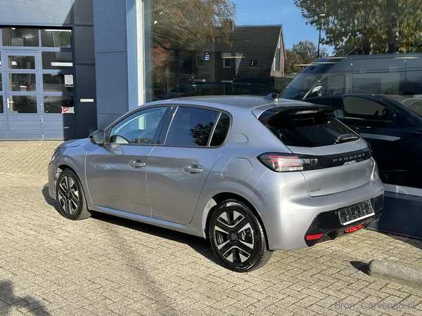 Peugeot 208, foto 3